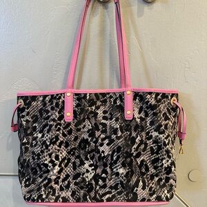 Stylish Reversible MCM Pink and Black Leopard Print Tote Bag